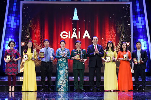 Tôn vinh thành quả lao động sáng tạo của những người làm báo